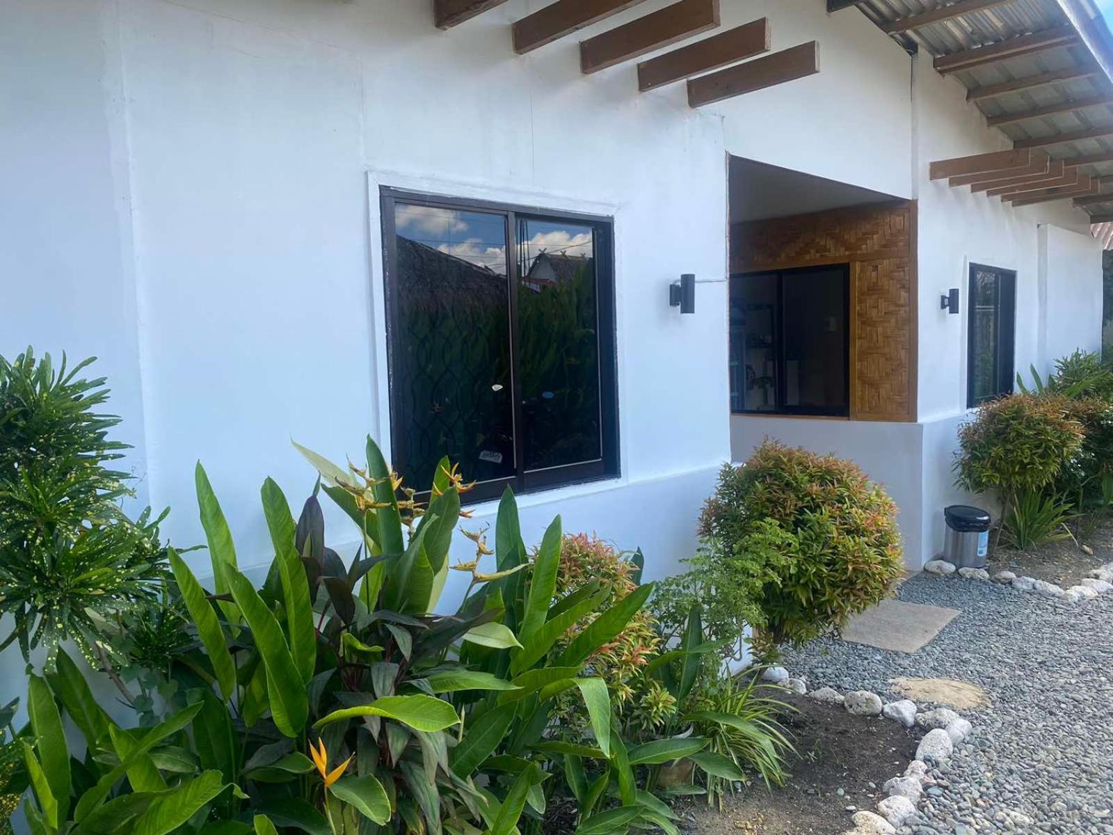 Bonzu Homestay General Luna  Exterior photo
